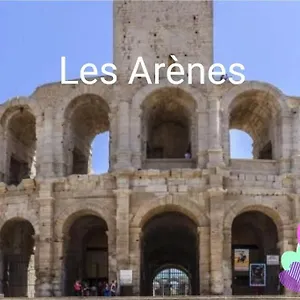 https://lescala-arles-centre.fr-provencehotel.com