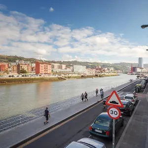 https://luminoso-con-vistas-a-la-ria-de-bilbao.basquecountryhotels.org